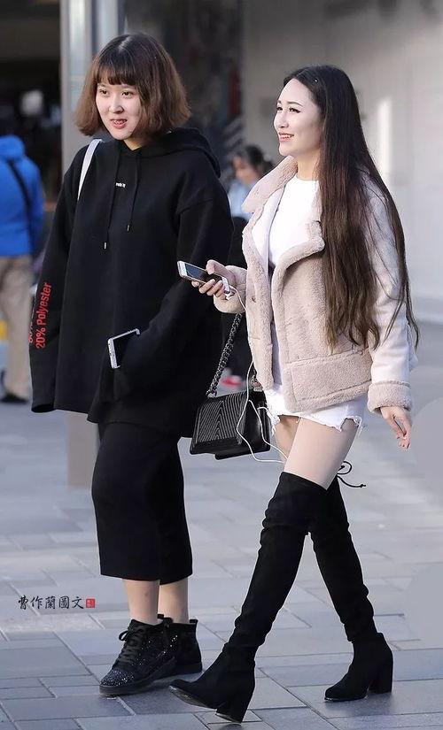 黑丝袜高筒靴美女,探寻美女生机勃勃的穿搭秘诀