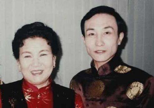 赵丽蓉老公盛强照片,幸福时光里的甜蜜瞬间